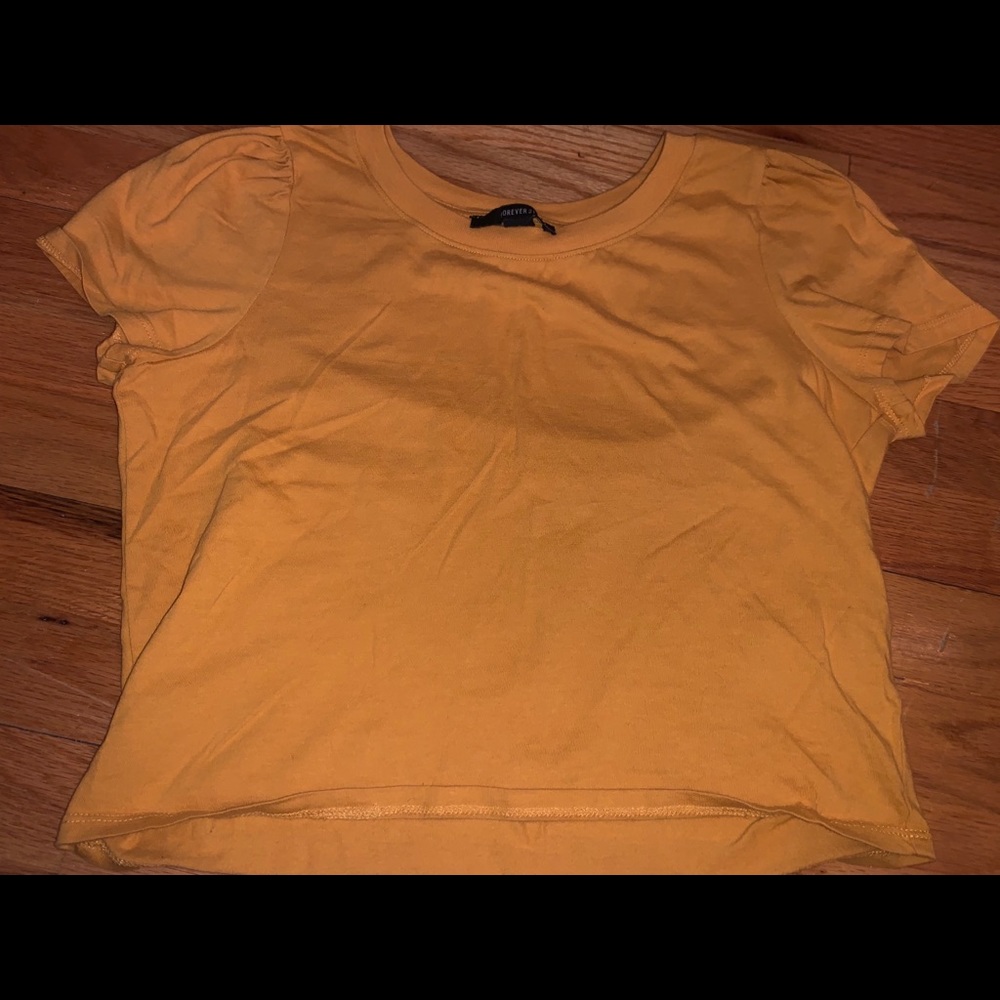 ❤️ 3 for $20 ❤️yellow  ruffled sleeved crop top